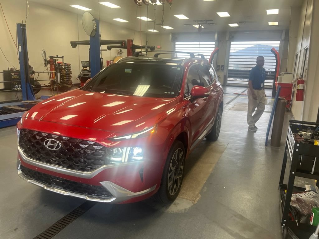 Used 2022 Hyundai Santa Fe Calligraphy AWD/4WD image 2
