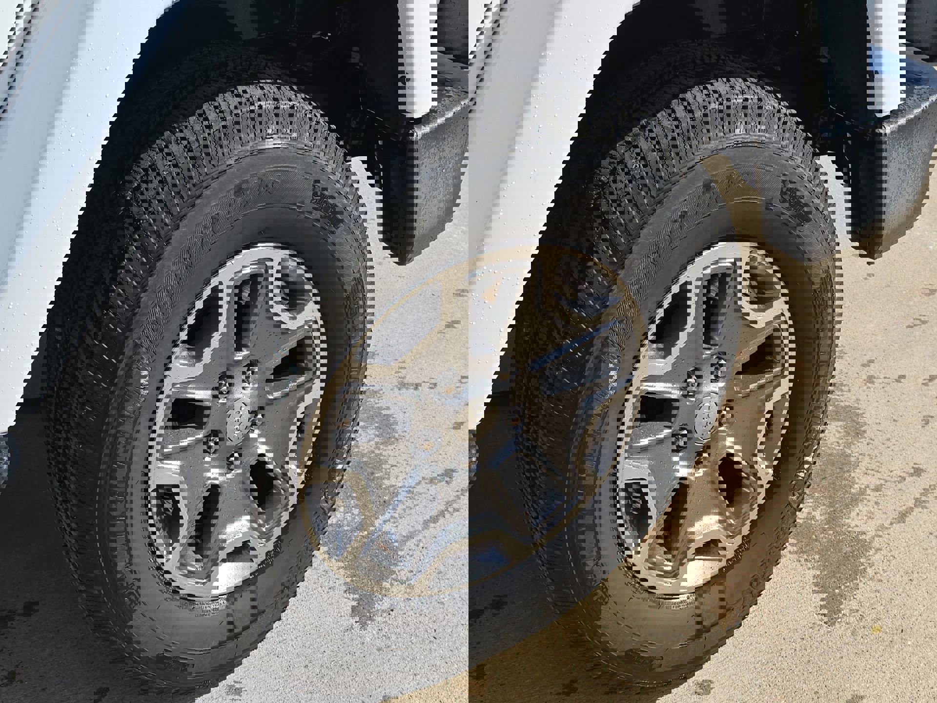 Used 2017 Jeep Wrangler Unlimited Rubicon w/ Connectivity Group image 10