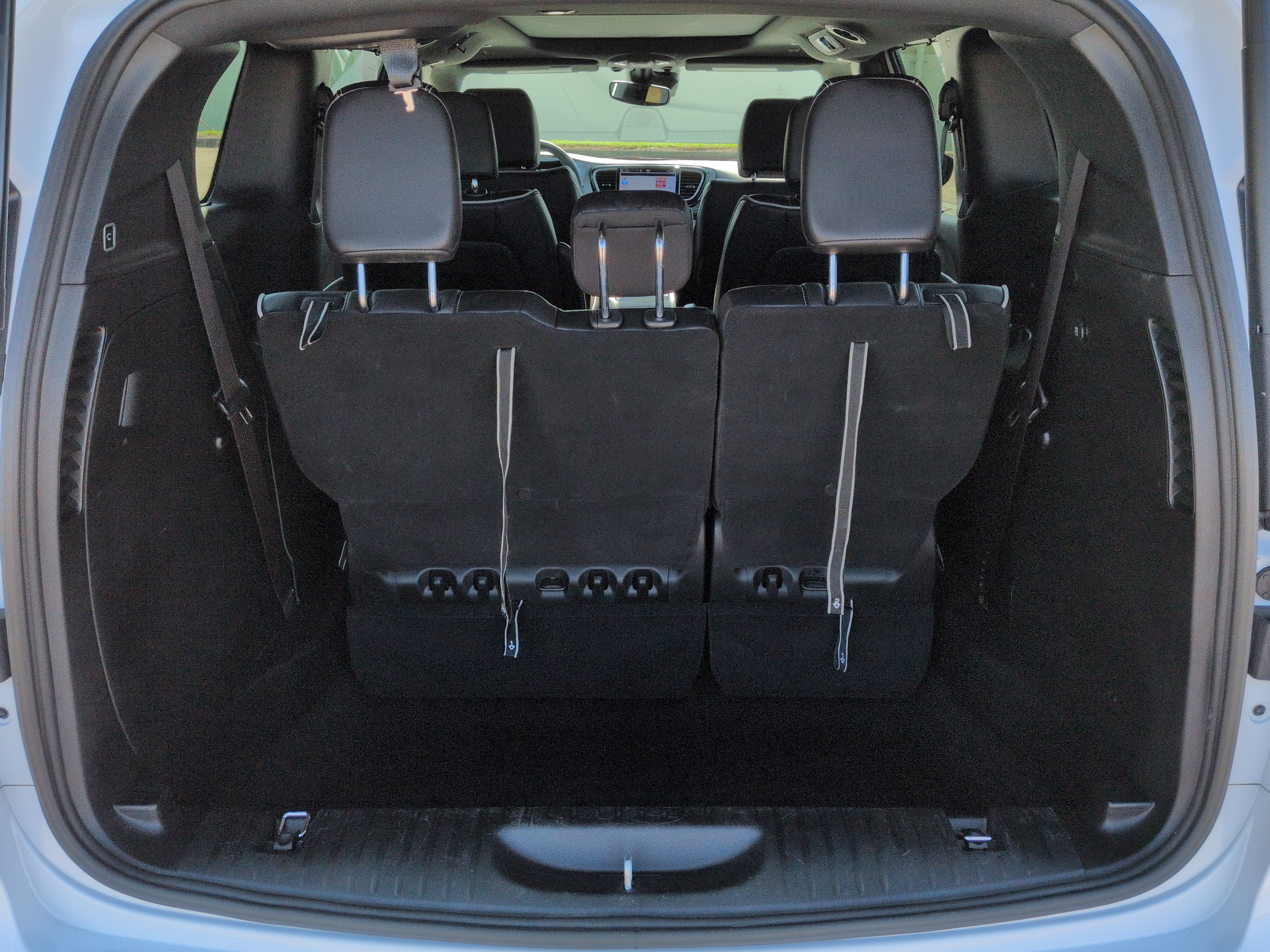 Used 2025 Chrysler Pacifica Limited FWD image 11