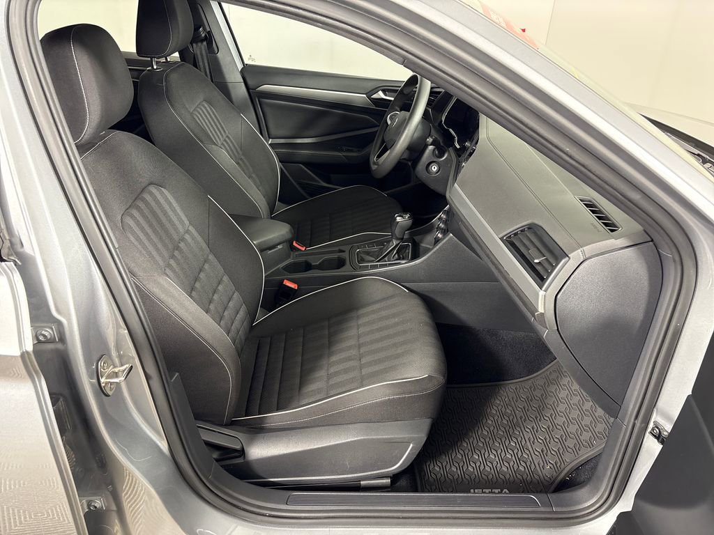 Used 2022 Volkswagen Jetta Sport FWD image 5