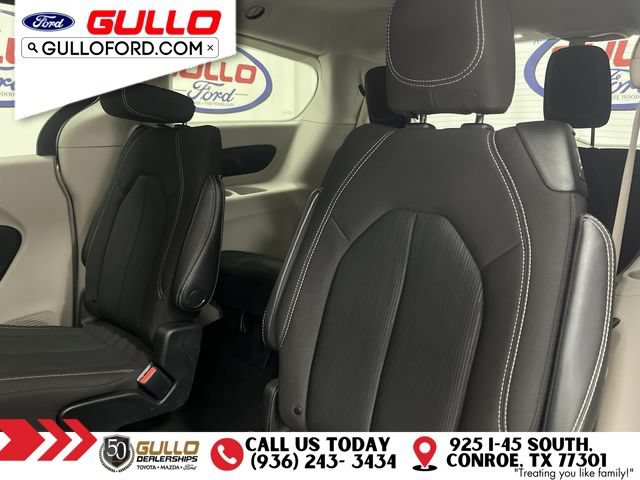 Used 2023 Chrysler Voyager LX FWD image 14