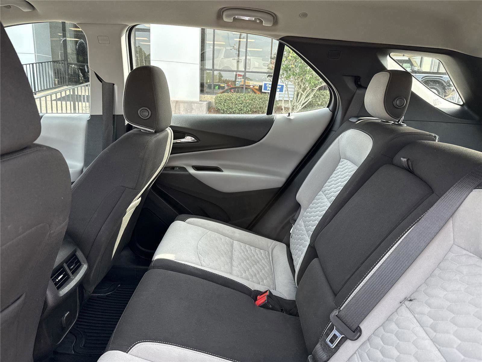 Used 2018 Chevrolet Equinox LS image 10