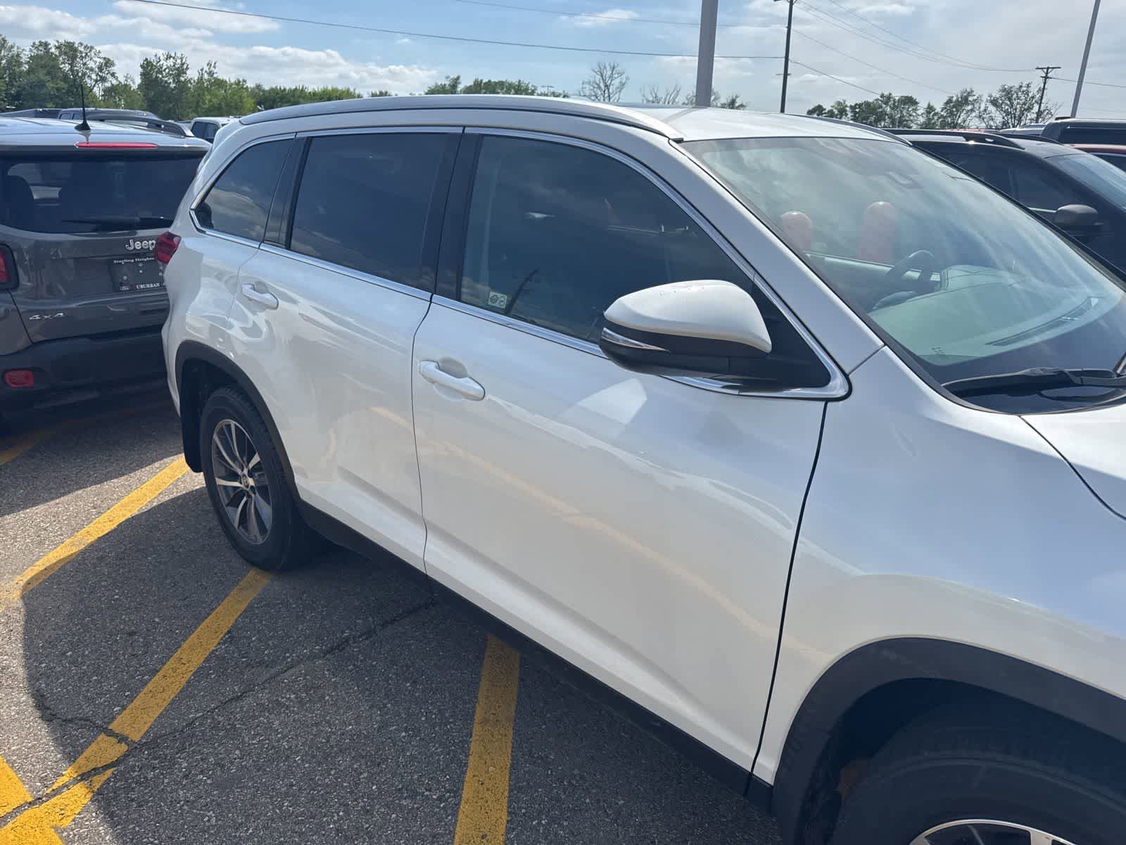 Used 2019 Toyota Highlander AWD V6 image 8