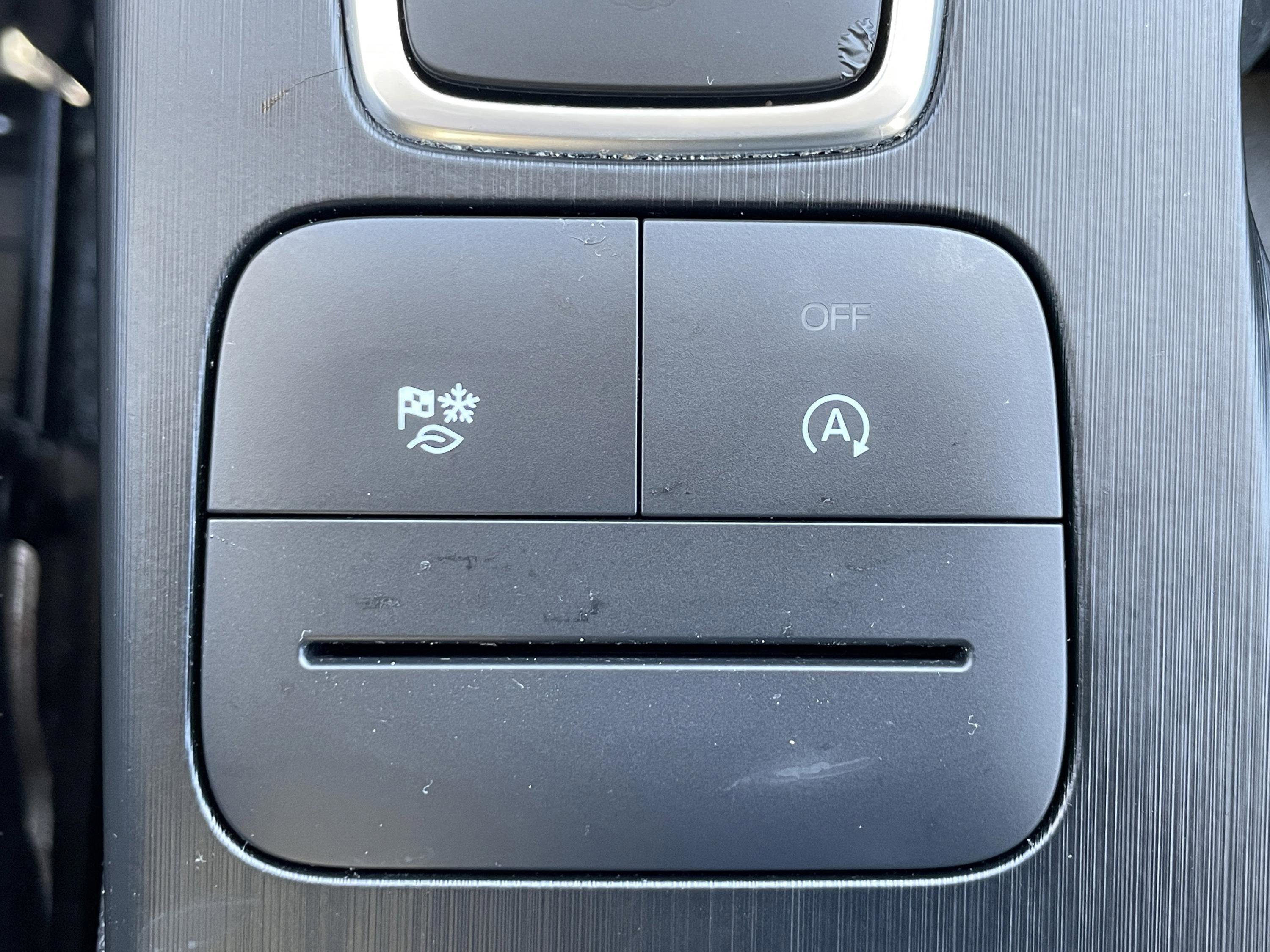 Certified 2022 Ford Escape SE w/ Cold Weather Package image 21