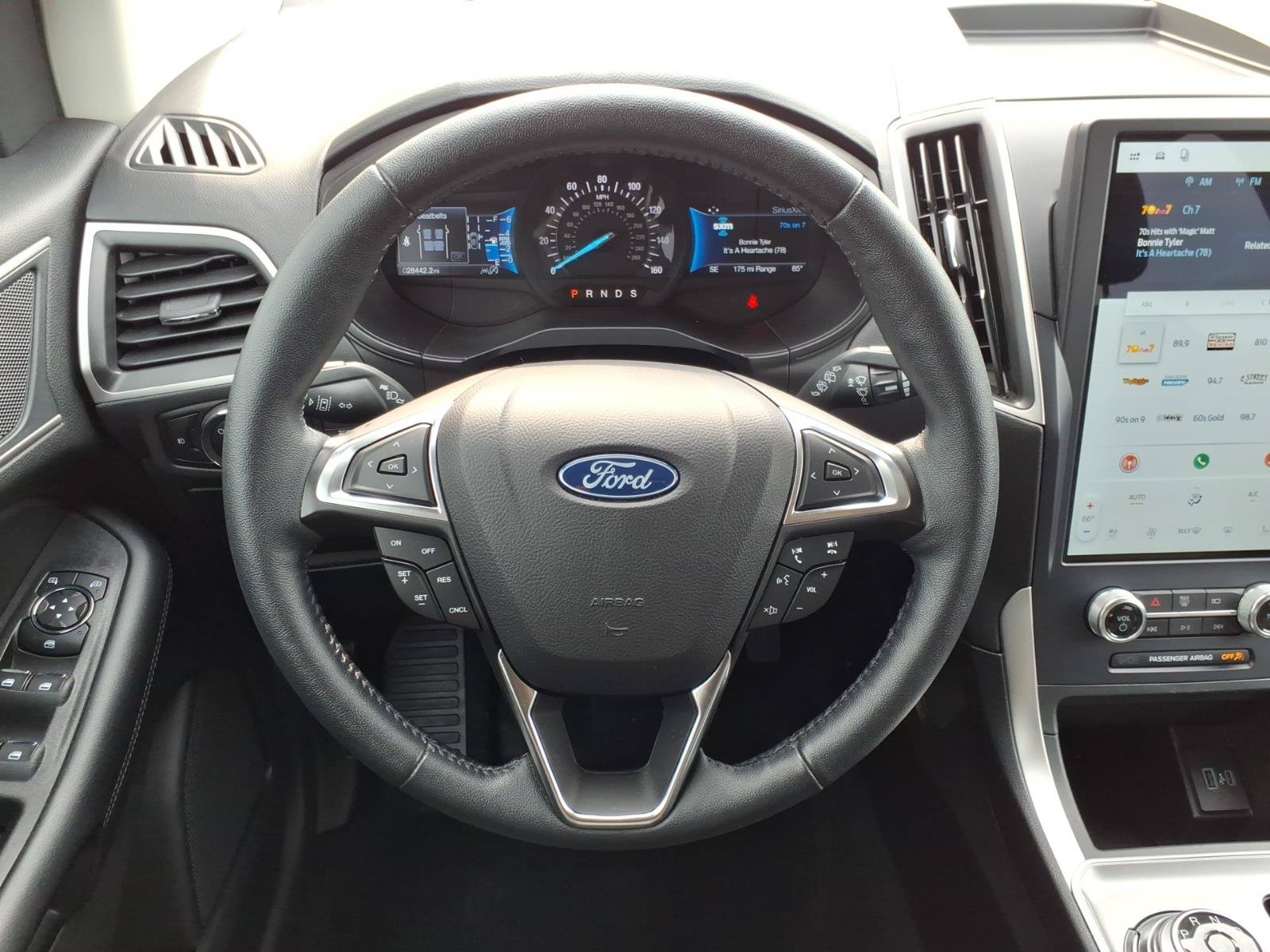 Certified 2024 Ford Edge SEL w/ Convenience Package AWD/4WD image 11