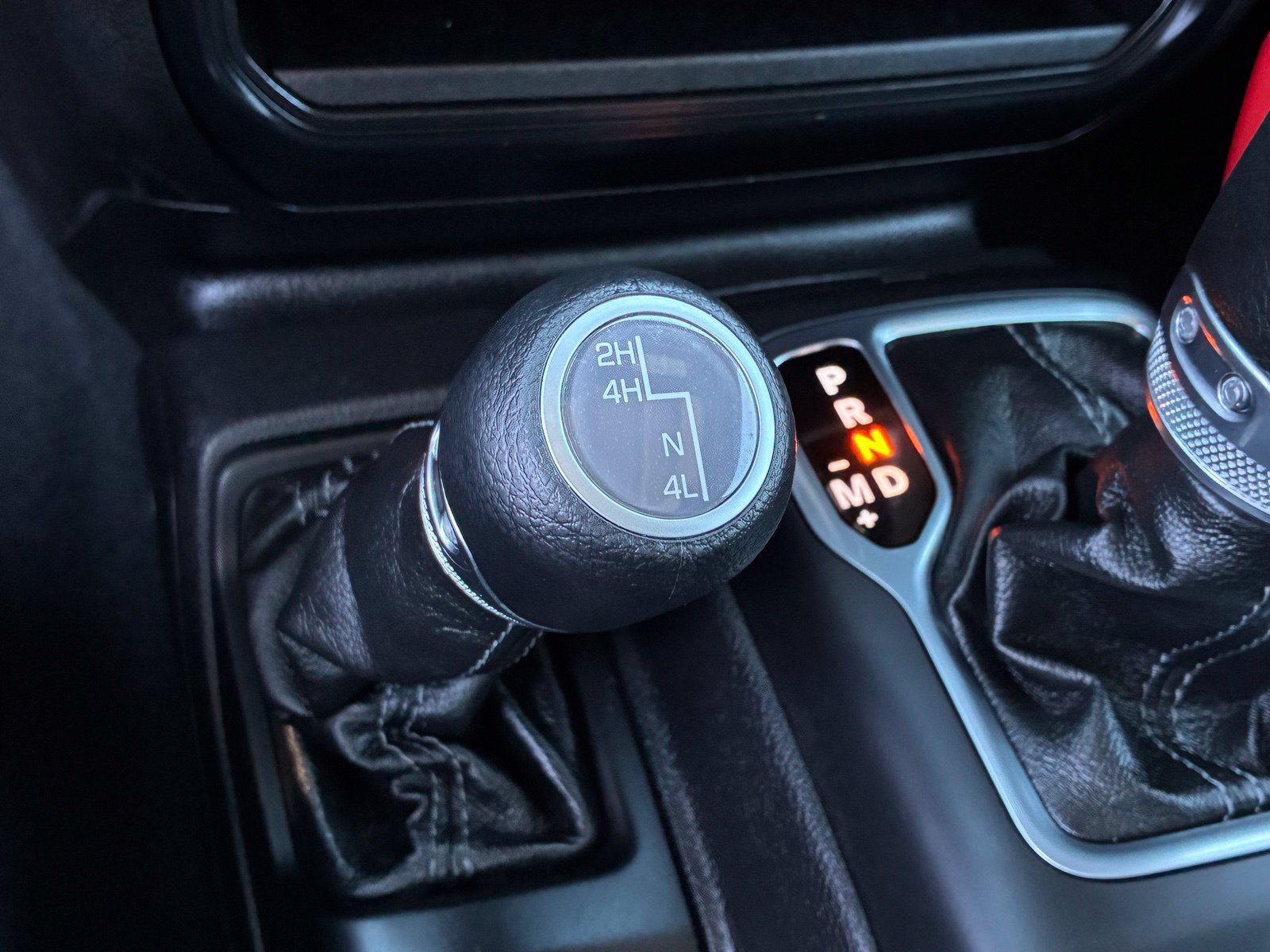 Used 2024 Jeep Wrangler Unlimited Sport AWD/4WD image 18
