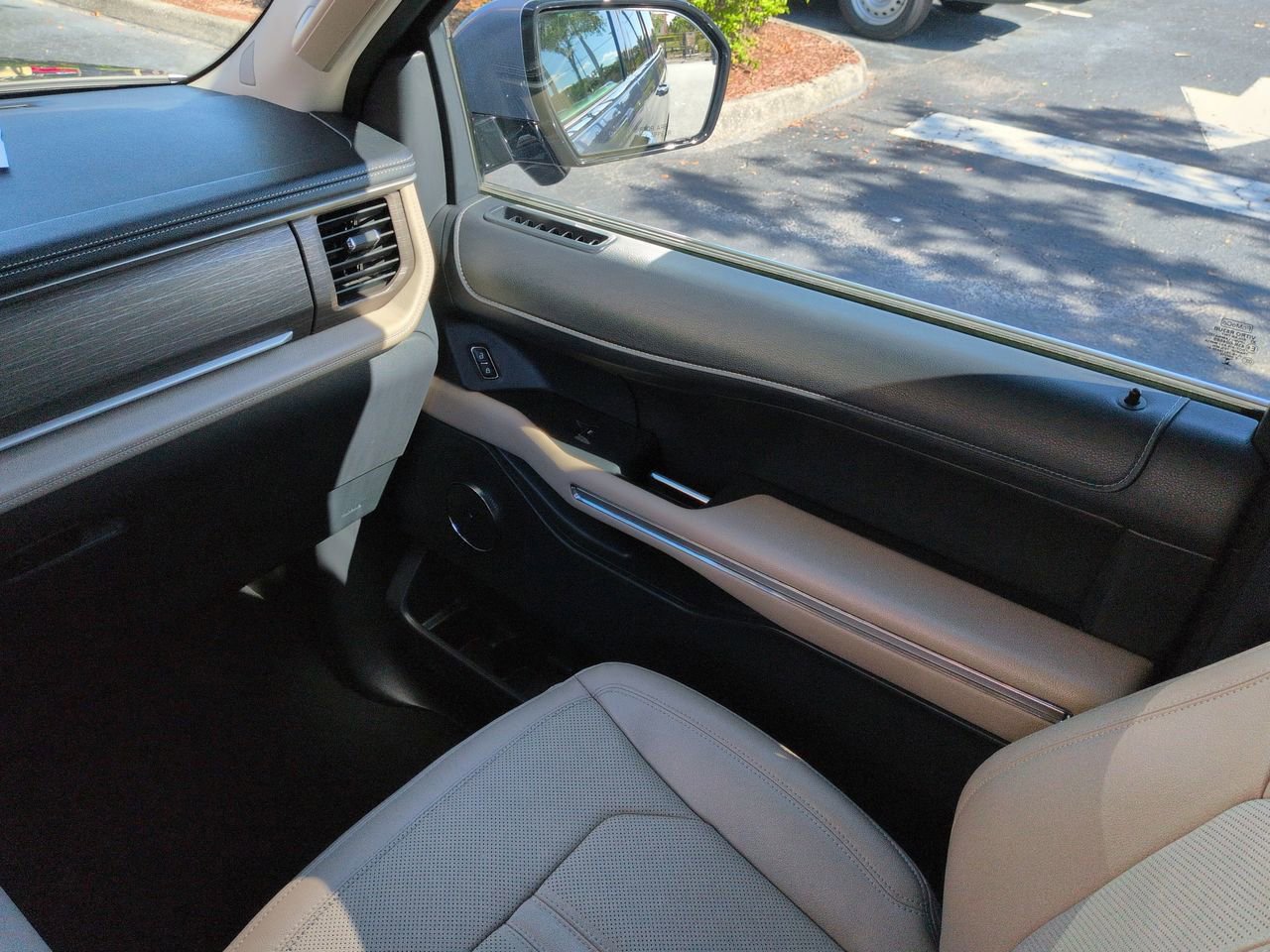 Certified 2023 Ford Expedition Limited AWD/4WD image 17