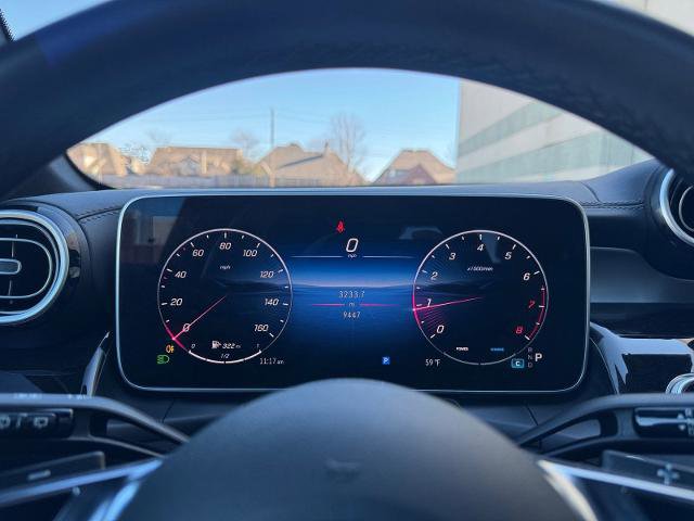 Used 2025 Mercedes-Benz GLC 300 4MATIC image 30