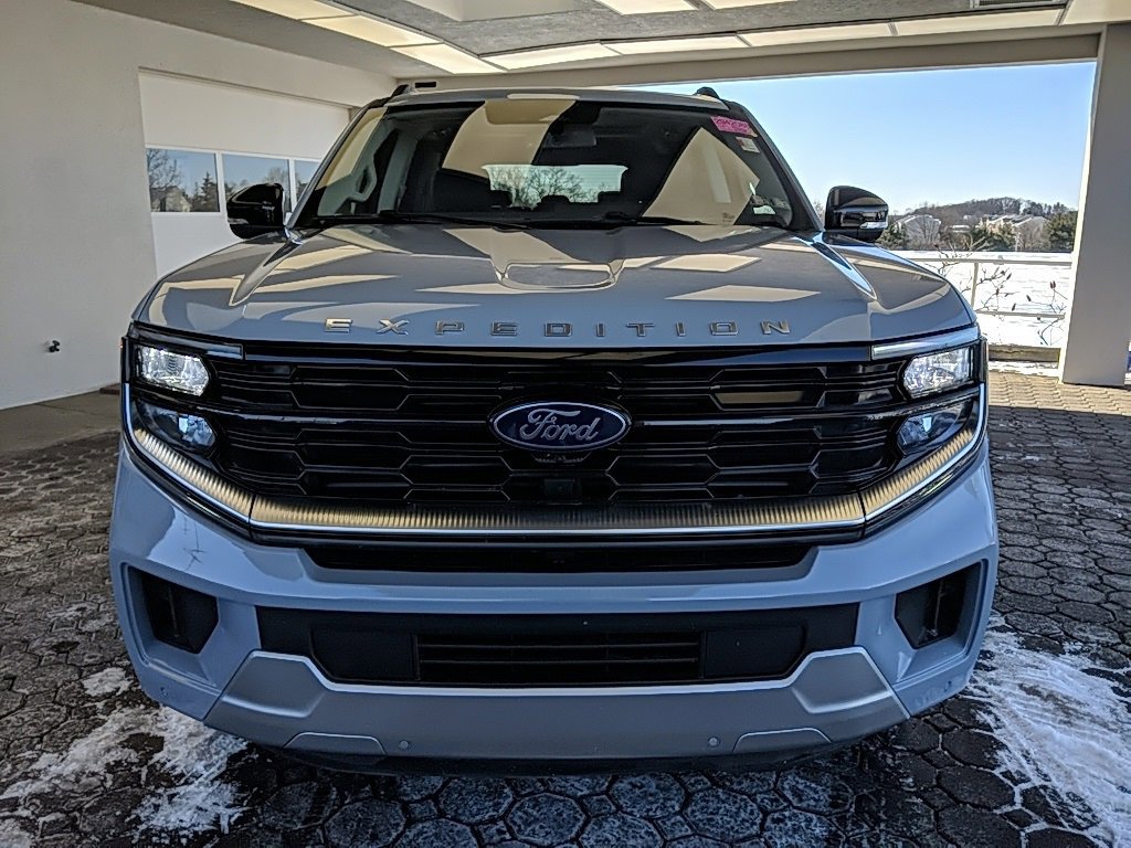 Certified 2025 Ford Expedition Platinum image 8