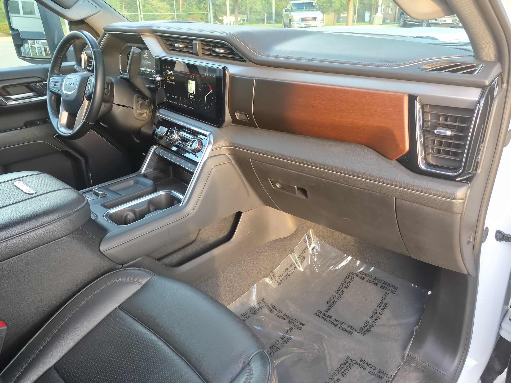 Used 2024 GMC Sierra 2500 Denali w/ Technology Package AWD/4WD image 36