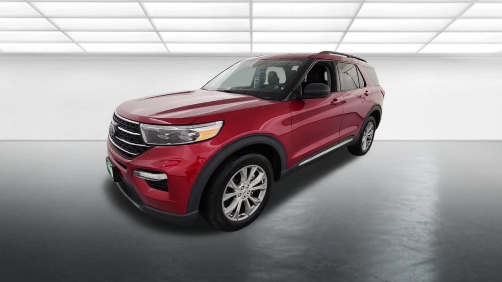 Certified 2023 Ford Explorer XLT w/ Equipment Group 202A AWD/4WD image 4