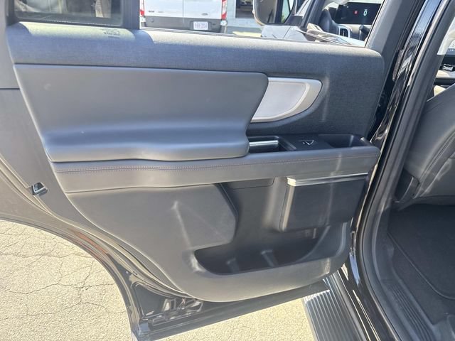 Certified 2025 Ford Expedition Active AWD/4WD image 17