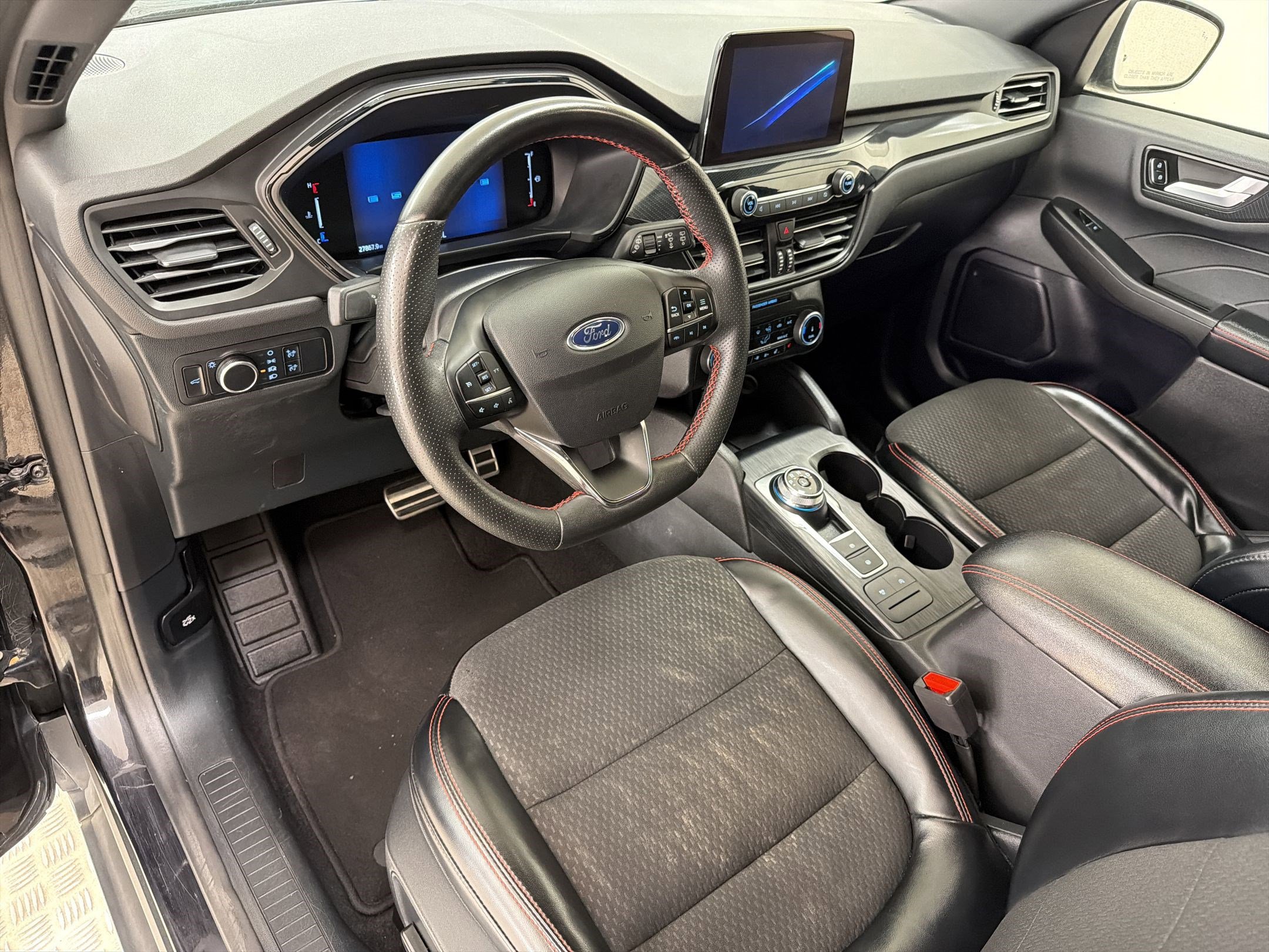Certified 2024 Ford Escape ST-Line AWD/4WD image 4