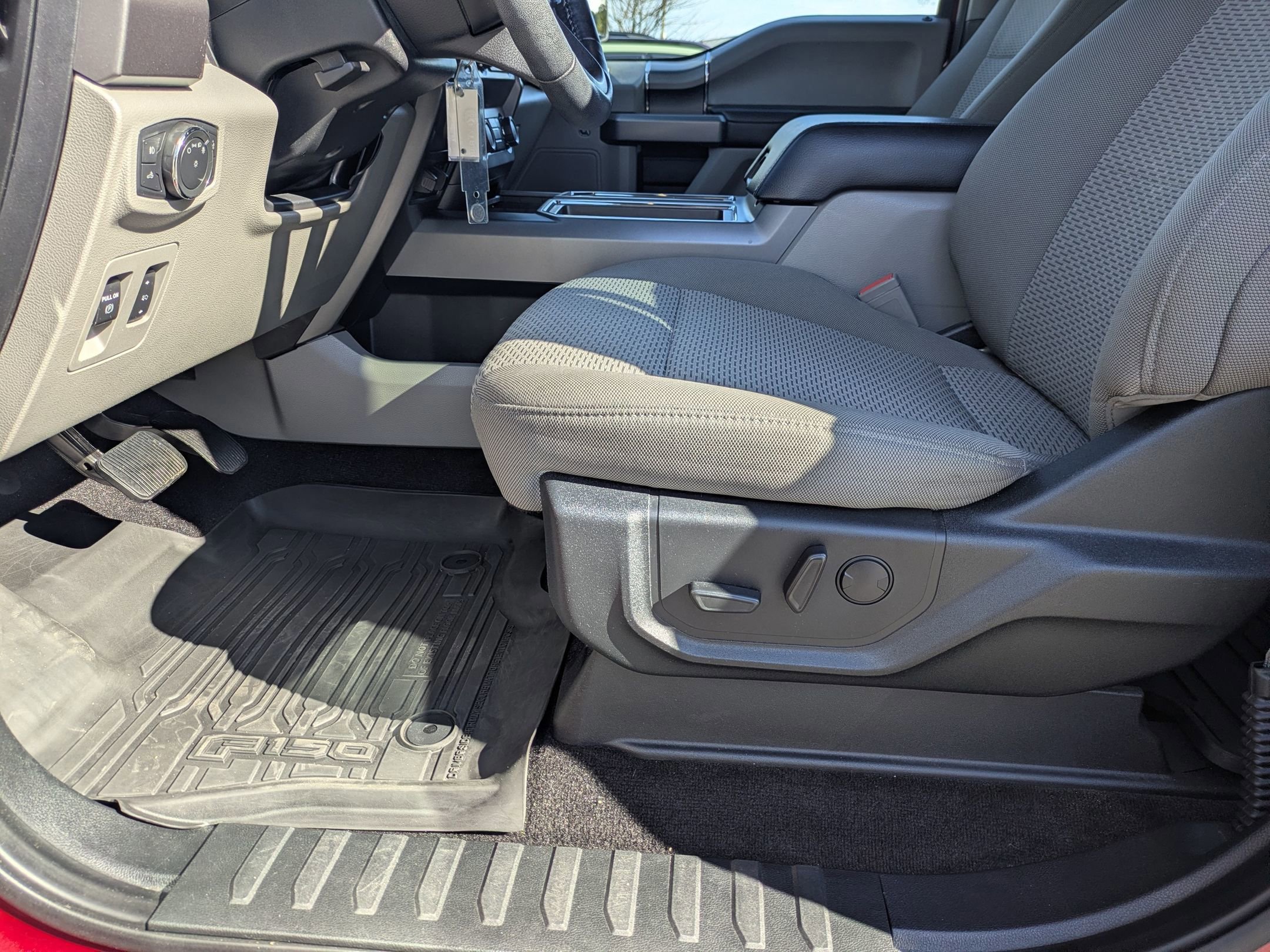 Certified 2019 Ford F150 XLT w/ Equipment Group 302A Luxury image 12