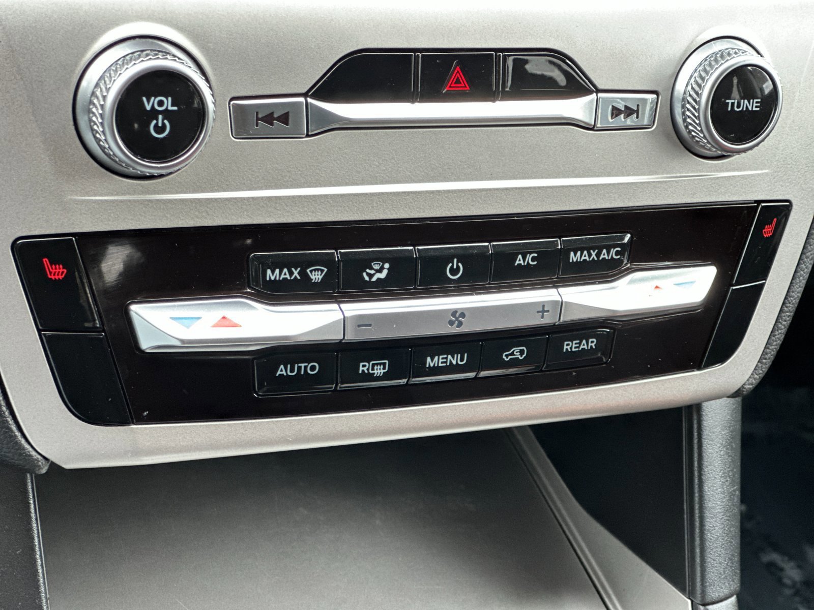 Certified 2022 Ford Explorer XLT image 22