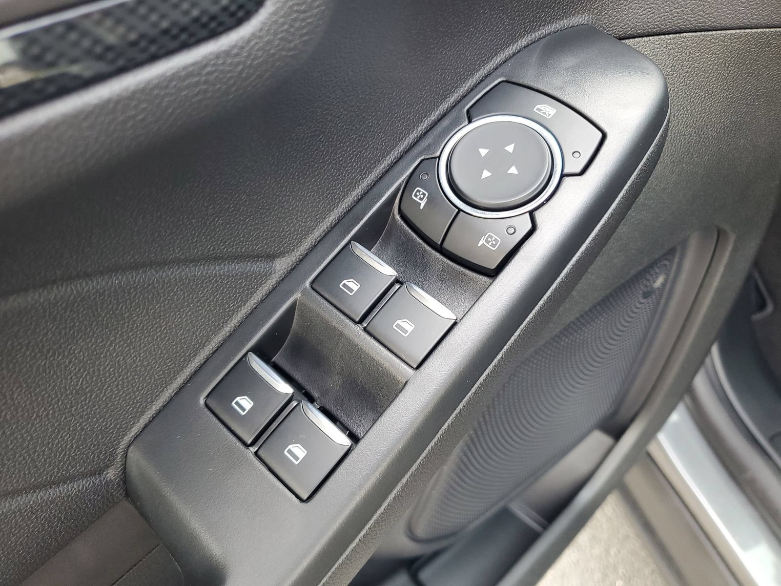 Certified 2025 Ford Escape ST-Line Select AWD/4WD image 16