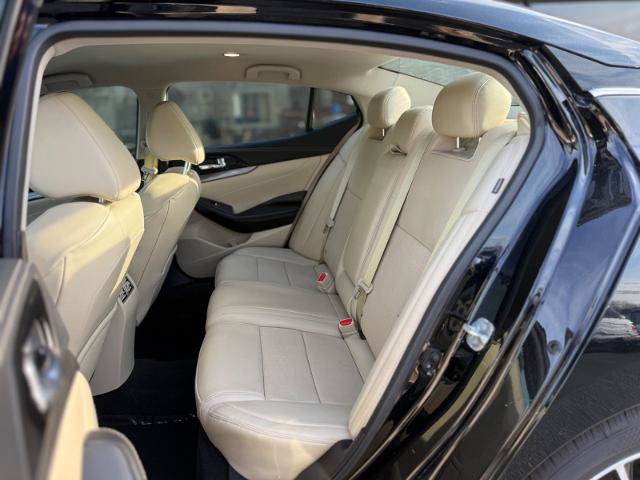 Used 2023 Nissan Maxima SV w/ Floor Mat Group FWD image 16