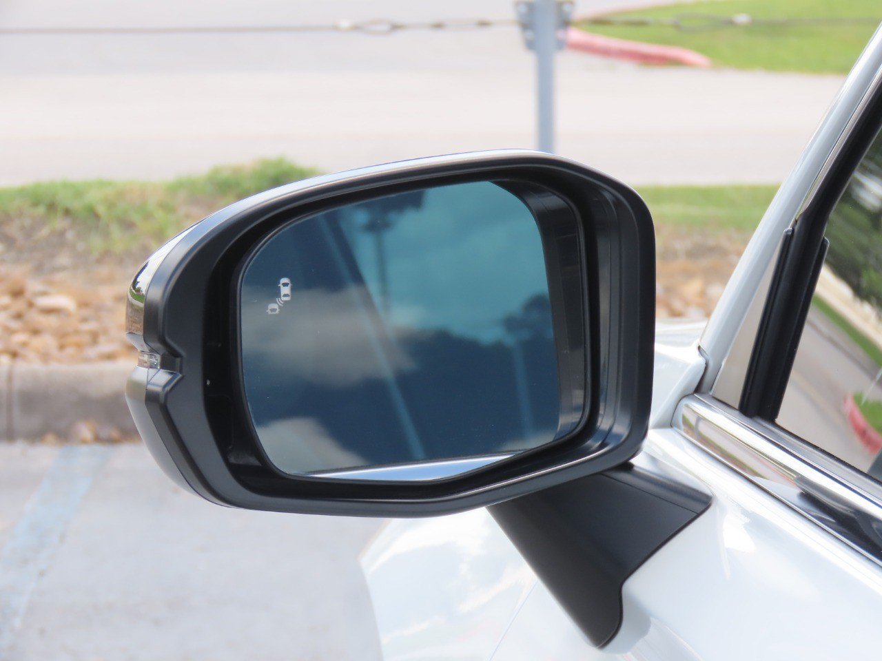 Used 2025 Honda CR-V Sport Touring image 19