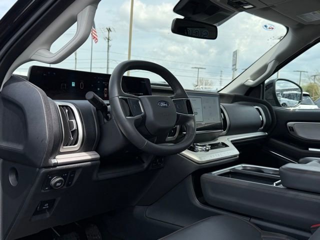Certified 2025 Ford Expedition Active AWD/4WD image 13