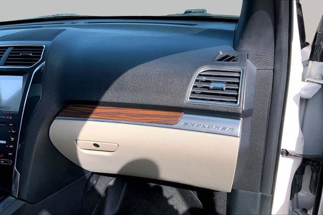 Certified 2019 Ford Explorer Limited w/ Ford Safe & Smart Package FWD image 19