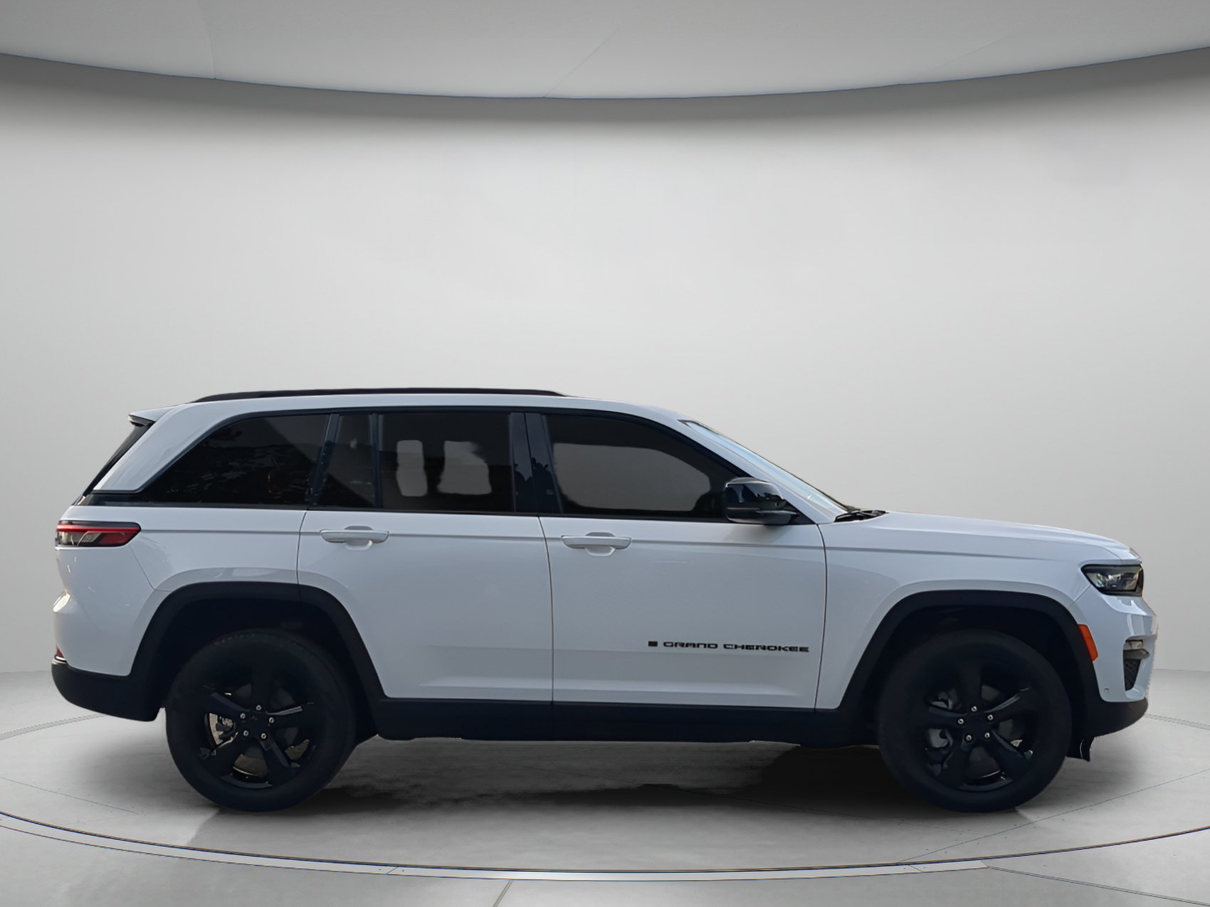 Used 2023 Jeep Grand Cherokee Limited w/ Luxury Tech Group II AWD/4WD image 39