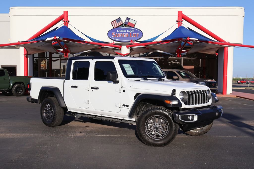 Used 2025 Jeep Gladiator Sport AWD/4WD image 1