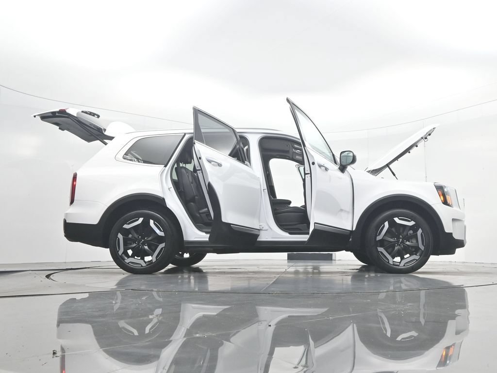 Used 2025 Kia Telluride S FWD image 52