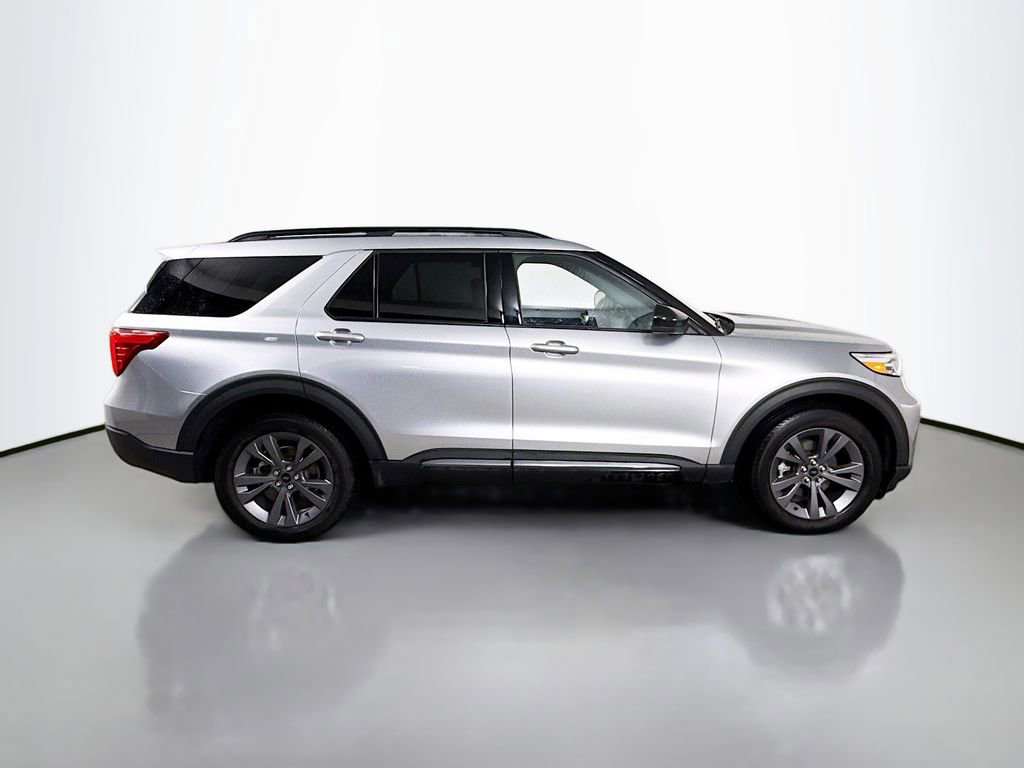 Certified 2023 Ford Explorer XLT w/ Equipment Group 202A image 8