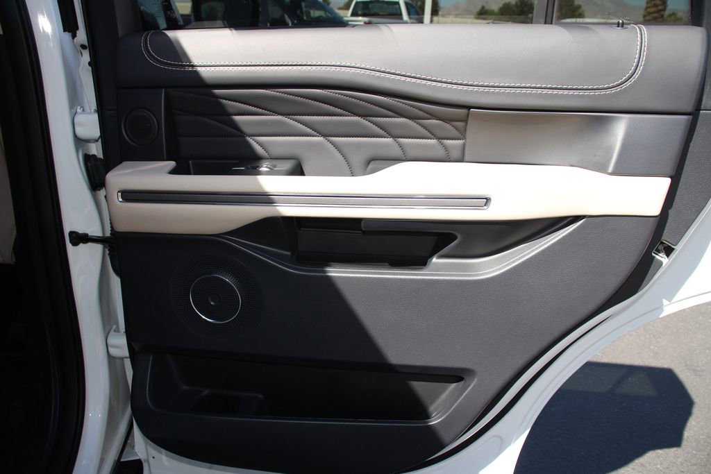 Certified 2024 Ford Expedition Platinum AWD/4WD image 25