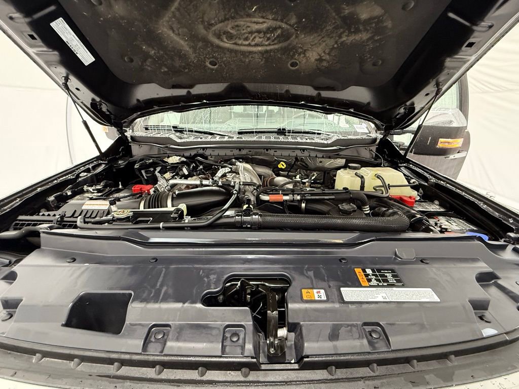 Certified 2025 Ford F450 Platinum w/ Platinum Plus Package image 10