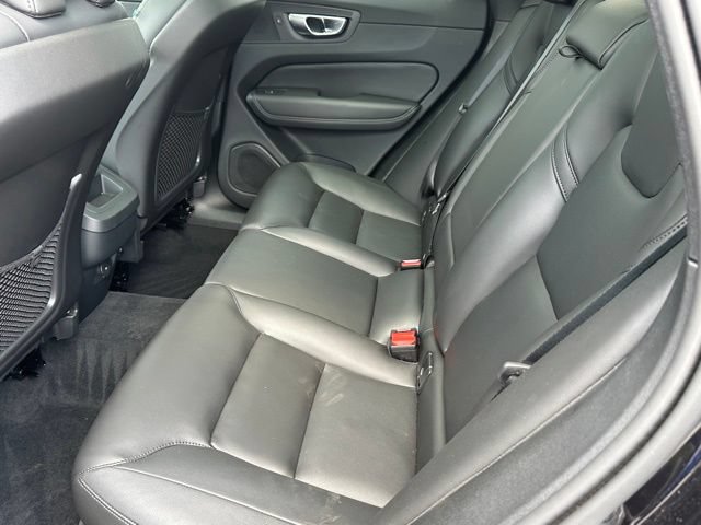 Used 2025 Volvo XC60 B5 Core AWD/4WD image 11