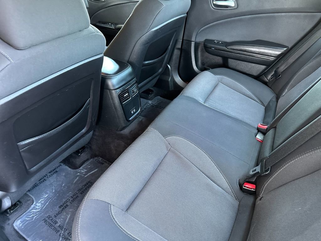 Used 2018 Dodge Charger SXT w/ Blacktop Package RWD image 11