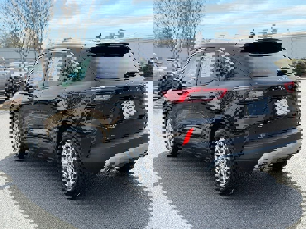 Certified 2023 Ford Escape Active w/ Tech Pack #2 image 5