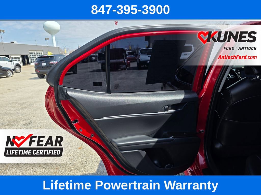 Used 2021 Toyota Camry SE w/ Cold Weather Package image 18