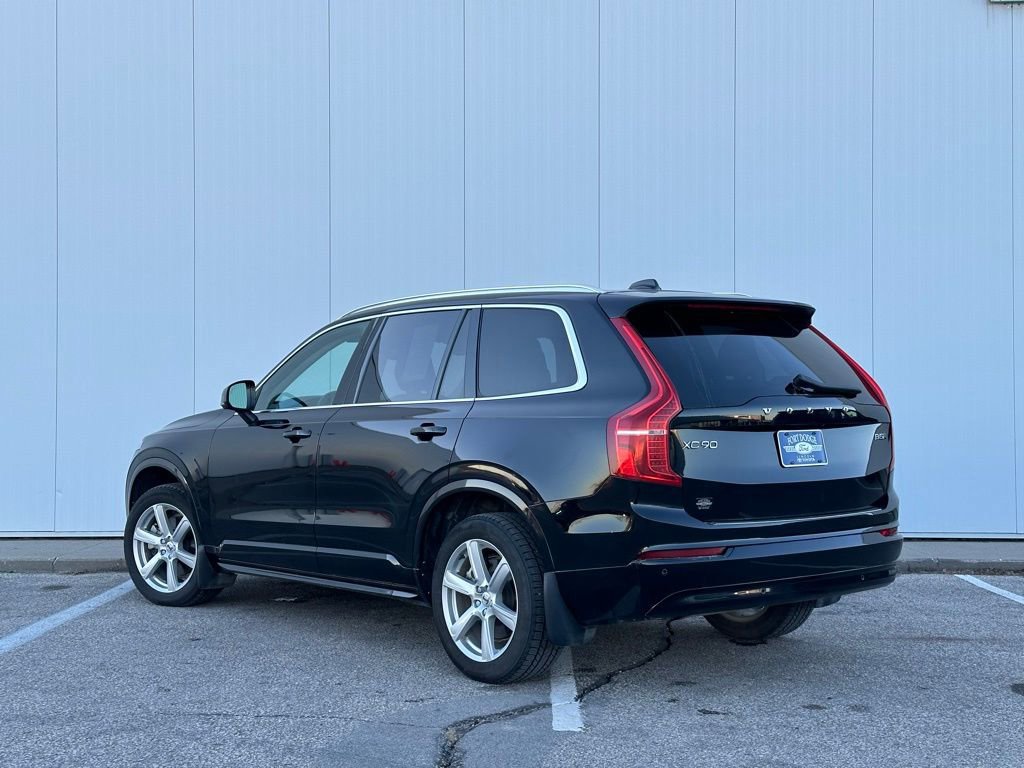 Used 2023 Volvo XC90 B5 Core w/ Protection Package Premier image 4