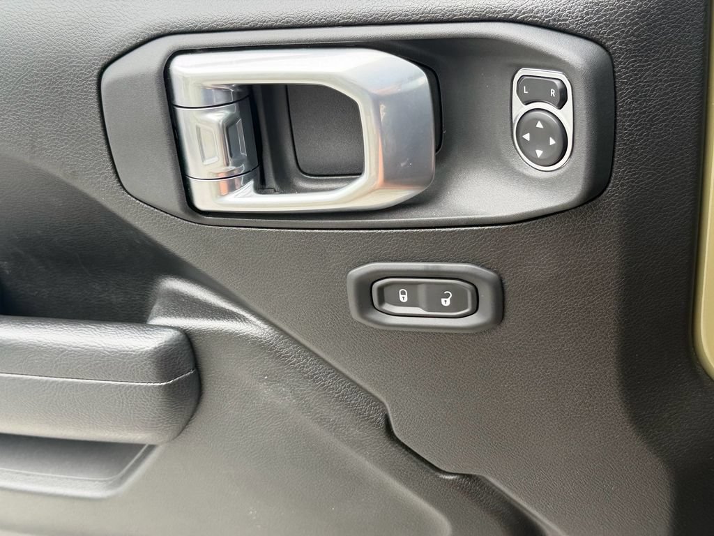 Used 2025 Jeep Wrangler Unlimited Sport AWD/4WD image 25