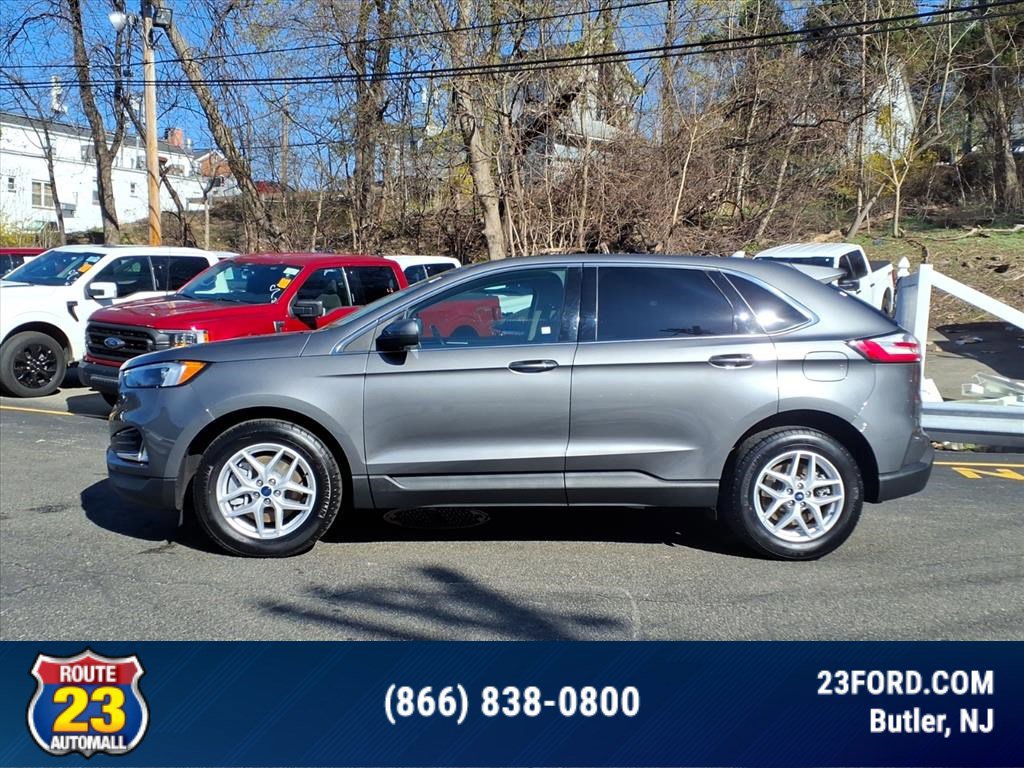 Certified 2022 Ford Edge SEL w/ Convenience Package AWD/4WD image 2