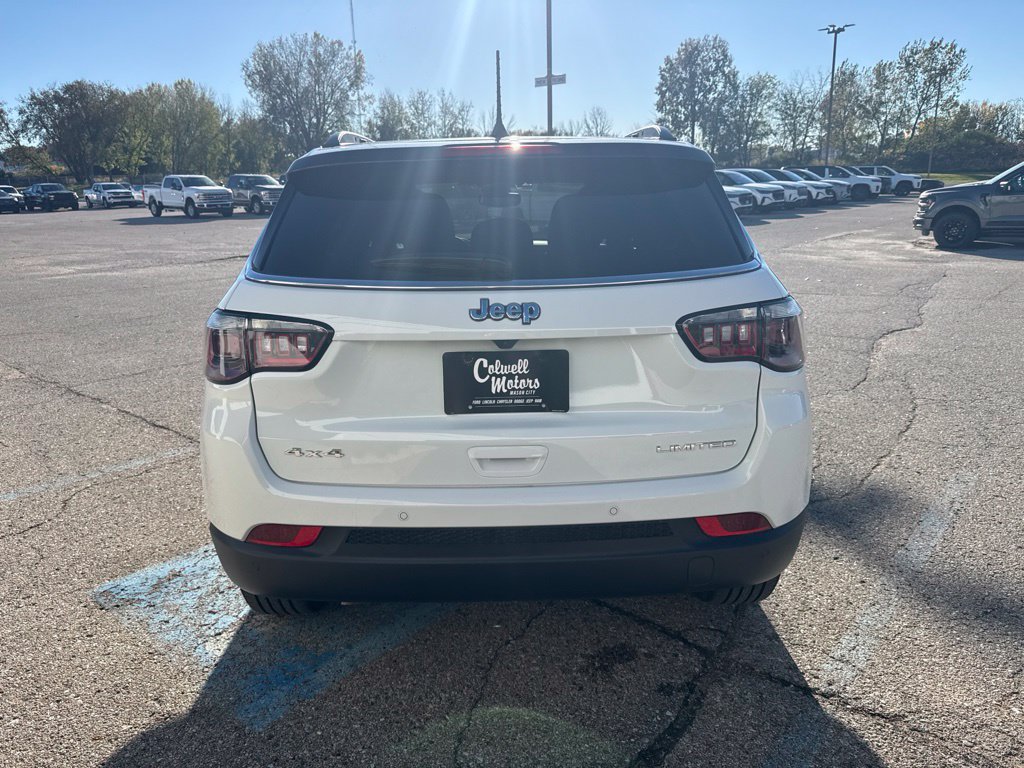 Used 2025 Jeep Compass Limited AWD/4WD image 4