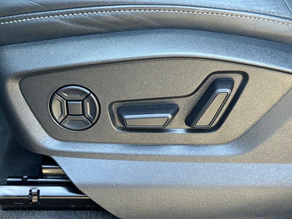 Used 2019 Audi Q8 Premium Plus AWD/4WD image 27