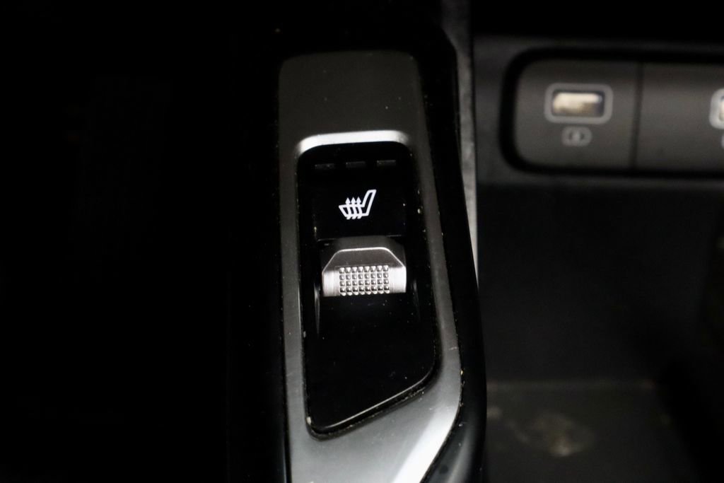 Used 2023 Kia Sorento S w/ Panoramic Sunroof Package FWD image 5