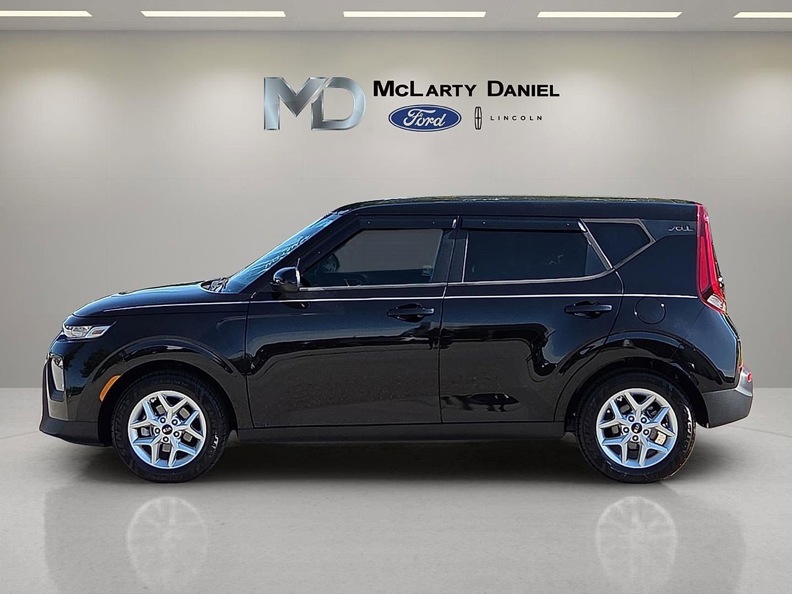 Used 2021 Kia Soul S FWD image 3