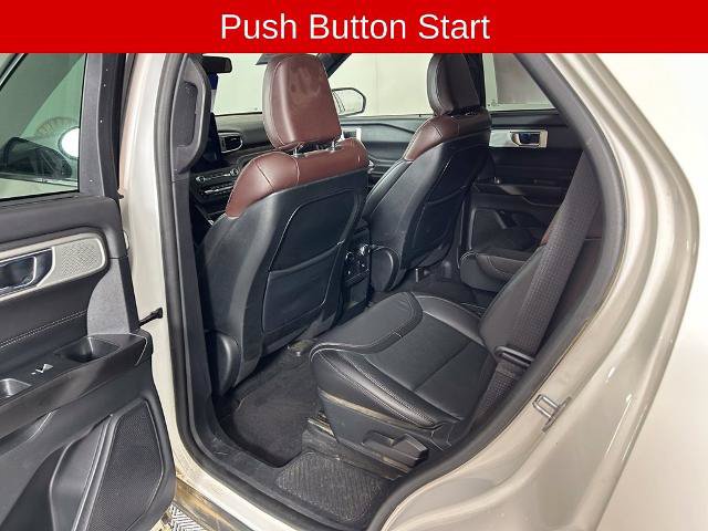 Certified 2020 Ford Explorer Platinum w/ Premium Technology Package AWD/4WD image 12