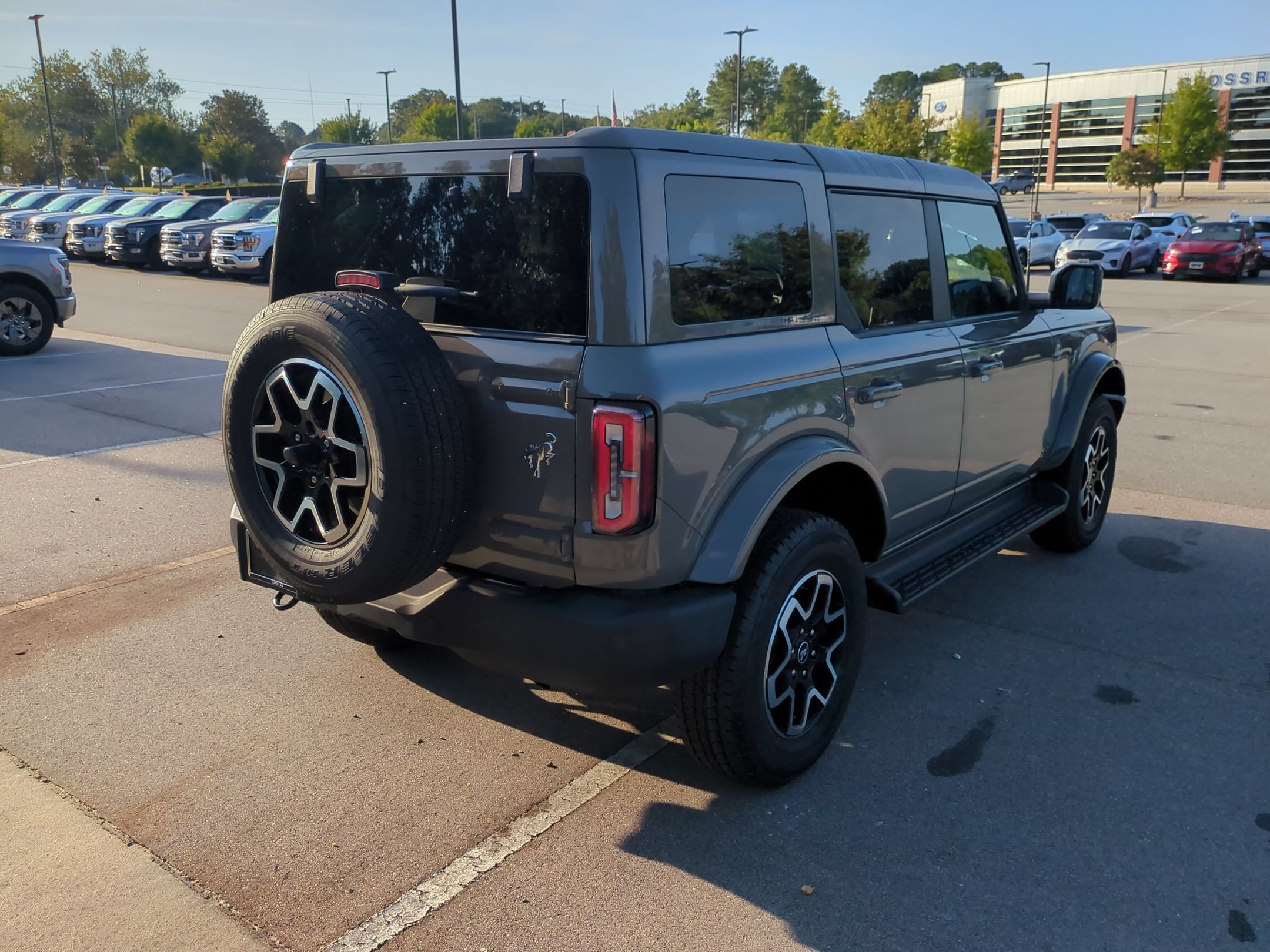 Certified 2025 Ford Bronco Outer Banks AWD/4WD image 4