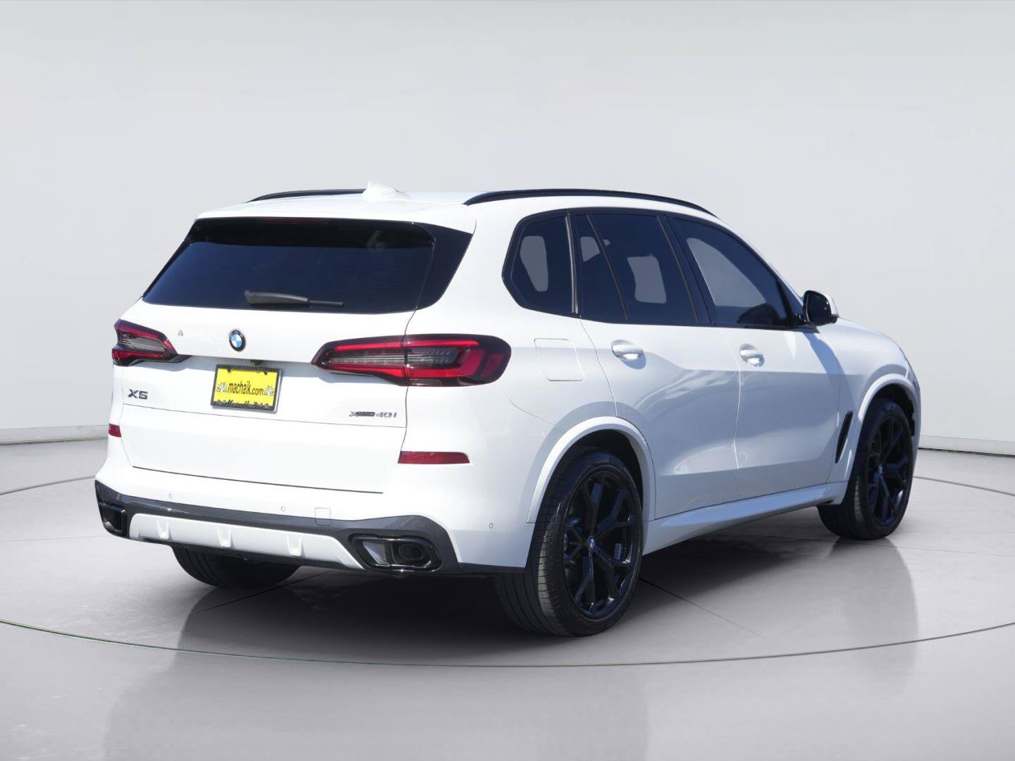 Used 2023 BMW X5 xDrive40i w/ M Sport Package AWD/4WD image 6