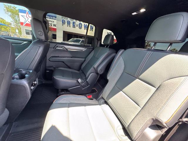 Used 2024 GMC Acadia AT4 w/ Luxury Package AWD/4WD image 19