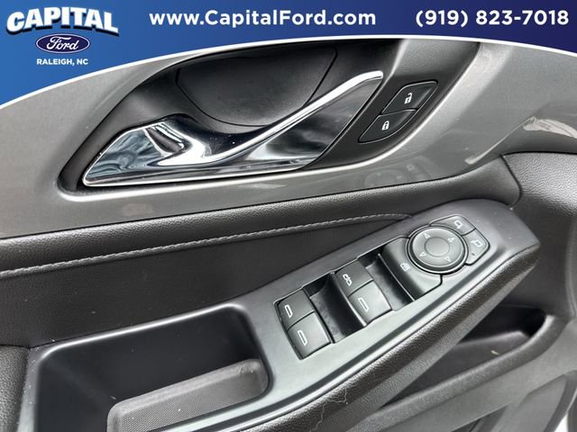 Used 2022 Chevrolet Traverse LT FWD image 21