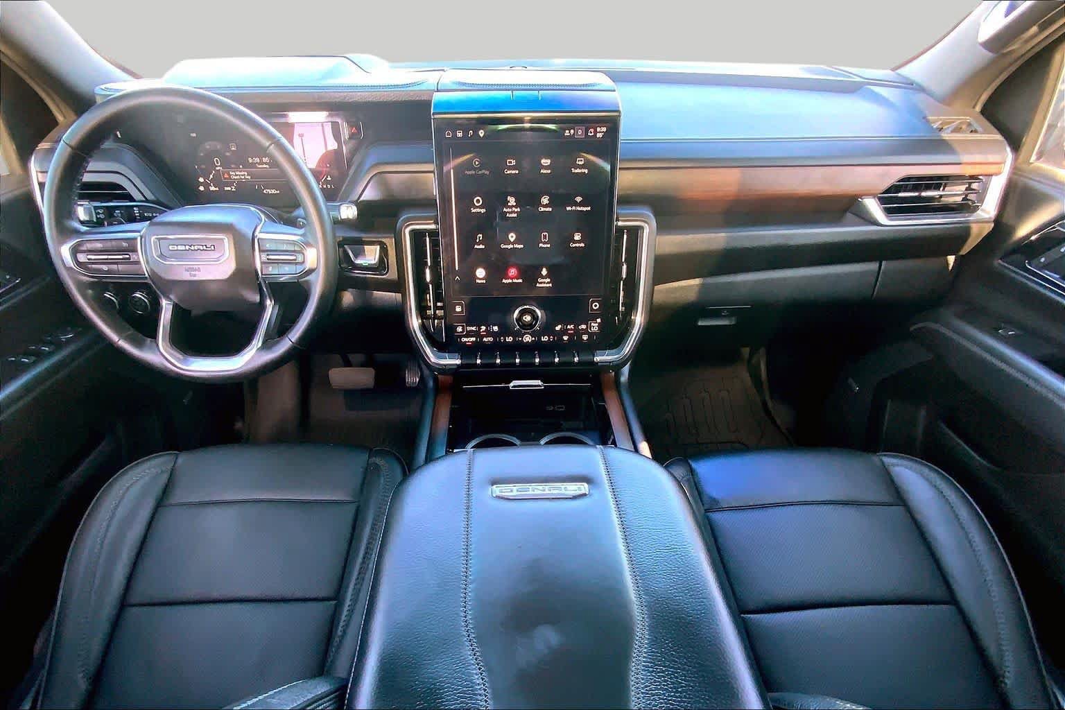 Used 2025 GMC Yukon Denali w/ Sun & Power Step Package AWD/4WD image 13