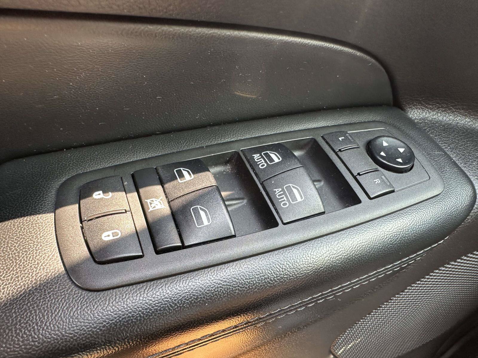 Used 2019 Jeep Grand Cherokee Limited AWD/4WD image 32