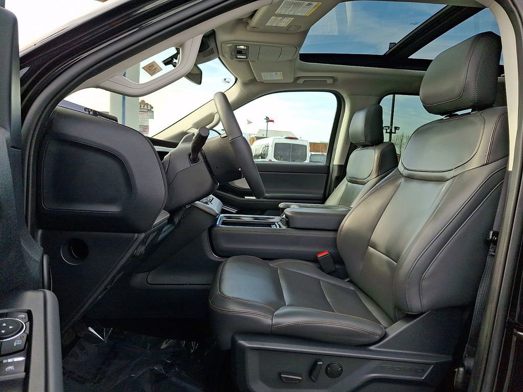 Certified 2025 Ford Expedition Active image 16