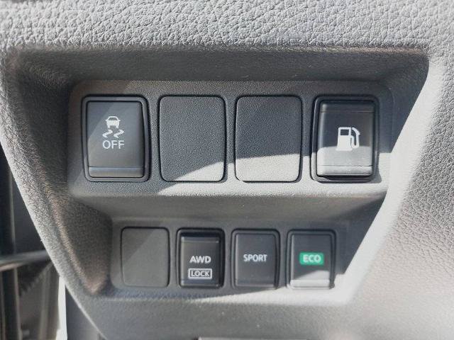 Used 2018 Nissan Rogue S AWD/4WD image 16